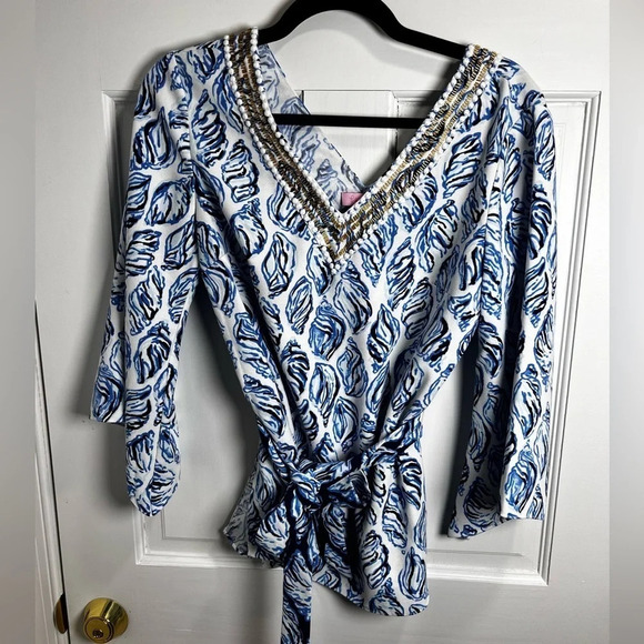 Lilly Pulitzer size 2 absolutely gorgeous shell top with beading detail and tie - Picture 2 of 4